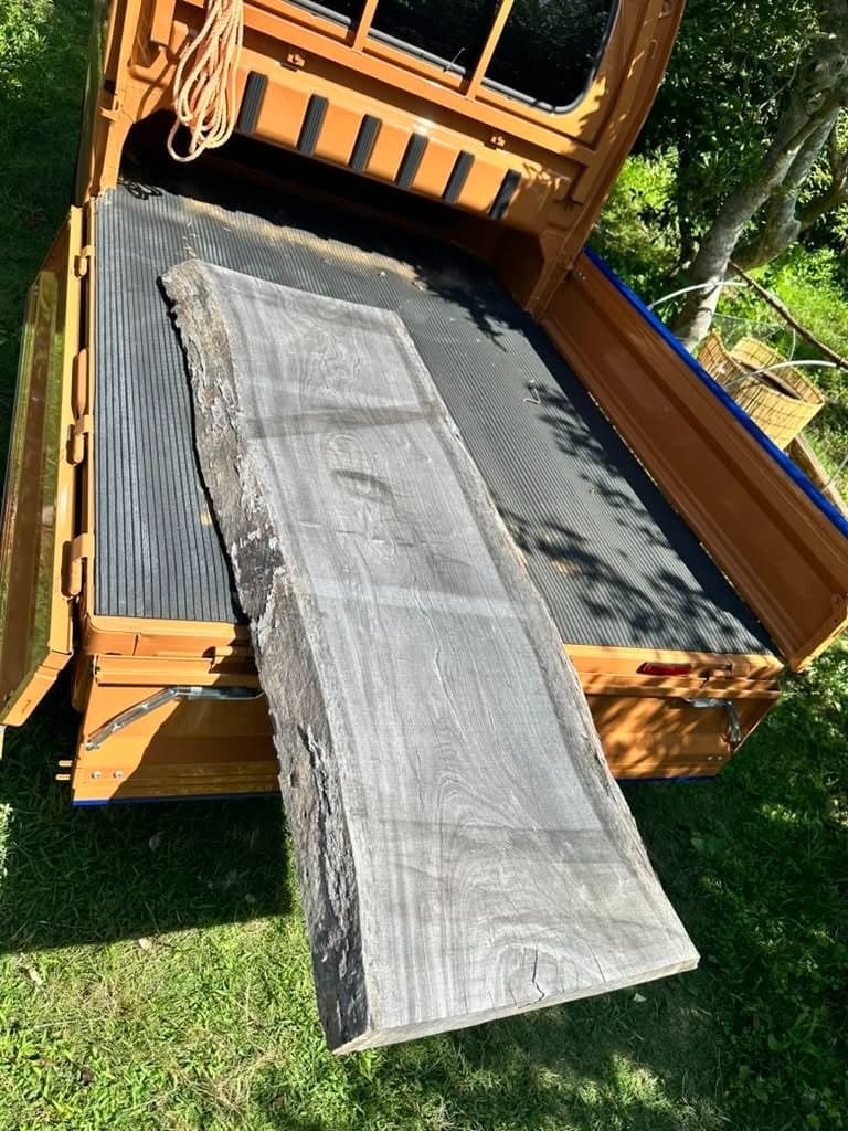 一枚板のテーブルを自作する その1|材木屋で欅の板を20,350円で買った(165cm×厚さ6cm)