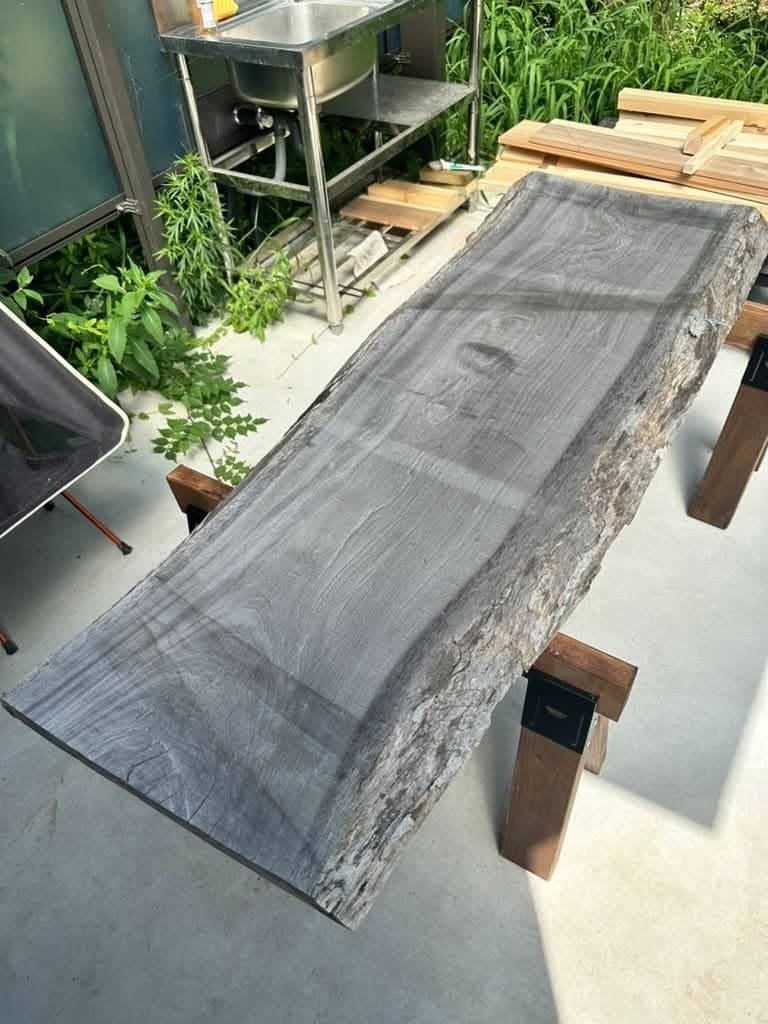 一枚板のテーブルを自作する その1|材木屋で欅の板を20,350円で買った(165cm×厚さ6cm) 写真2