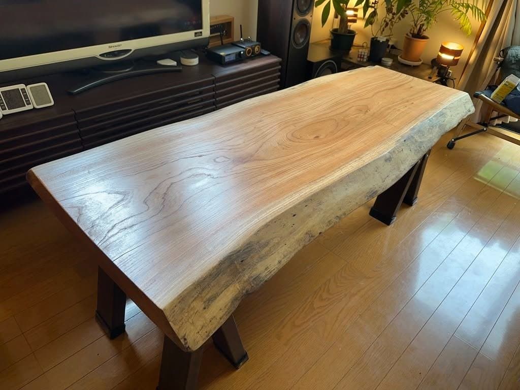一枚板のテーブルを自作する その3|完成。材料費はだいたい3万円、高さ47cmのリビングテーブルに